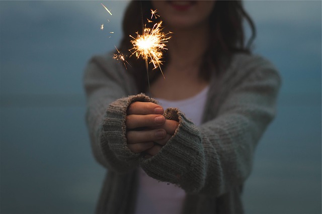 sparkler 677774 640
