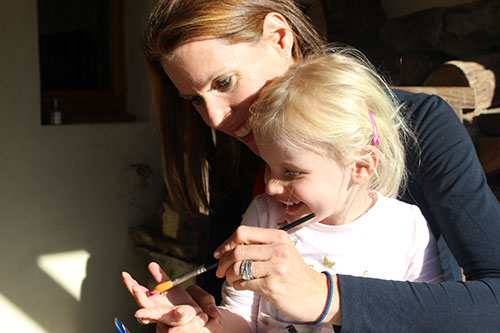 Milena Handprints 500