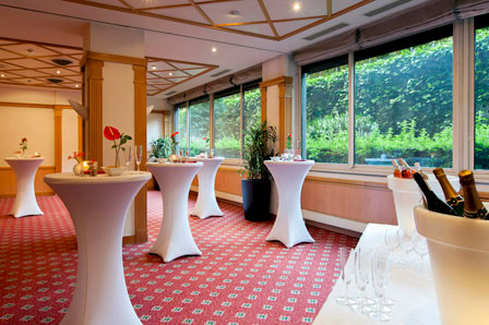 roomhire crowne cocktail